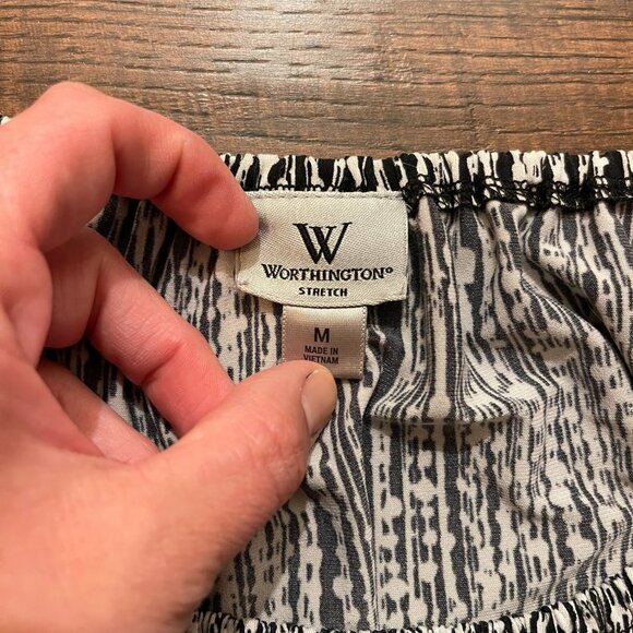 Stretch Short Sleeve Printed Blouse - Picture 5 of 8